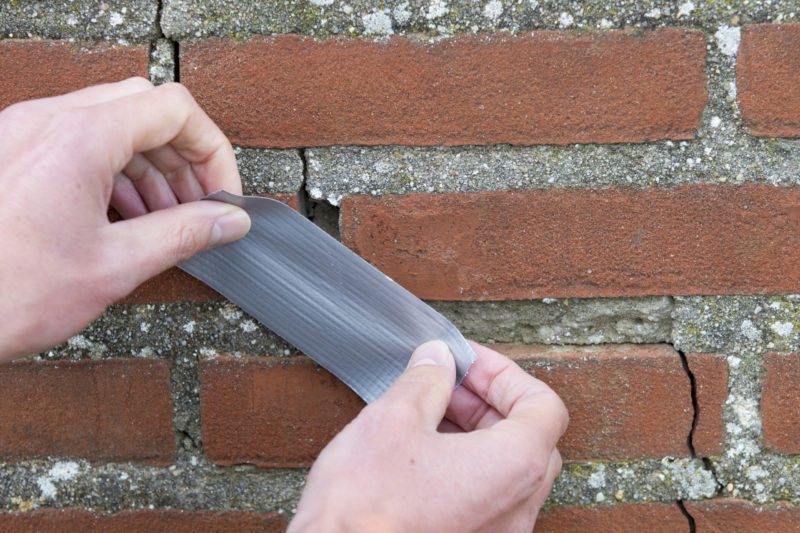 Dampcon - News - Cracking walls and what to do